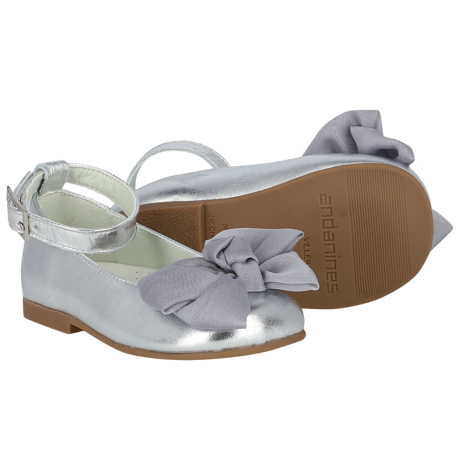 Younger Girls Silver Bow Shoes, 3, hi-res image number null